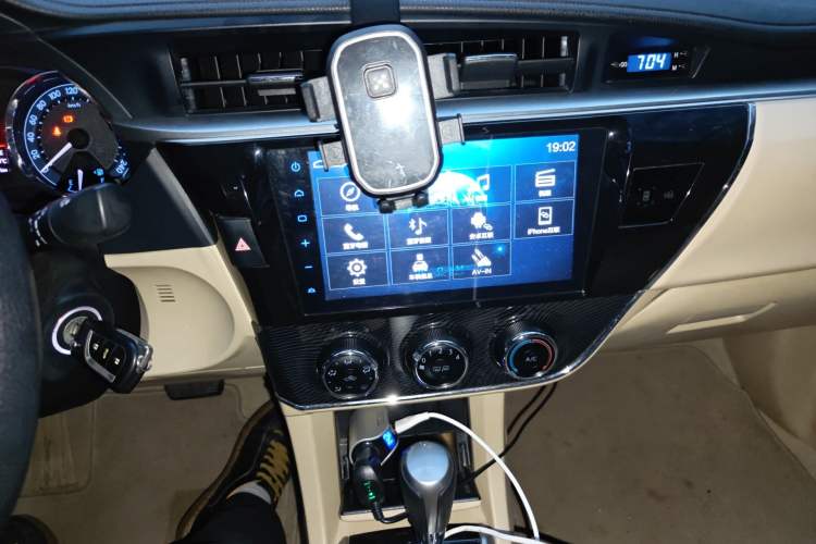 Used Toyota Corolla 2014 1.6L CVT GL-i Audio And AC Panel