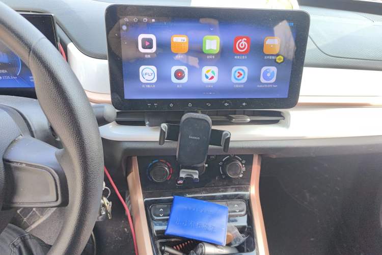 Used Dongfeng NAMMI BOX 2022 Revised Light Wind Edition 201 km Standard Version Audio And AC Panel