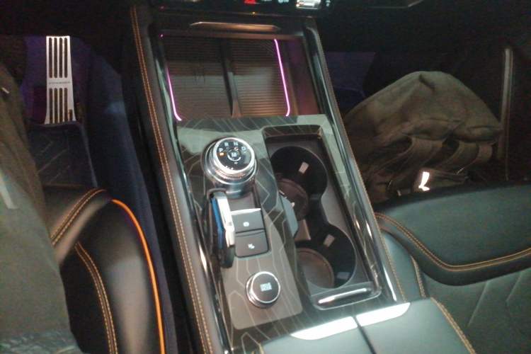 Used Ford Explorer 2024 2.3T EcoBoost Kunlun Peak Edition 7-Seater
