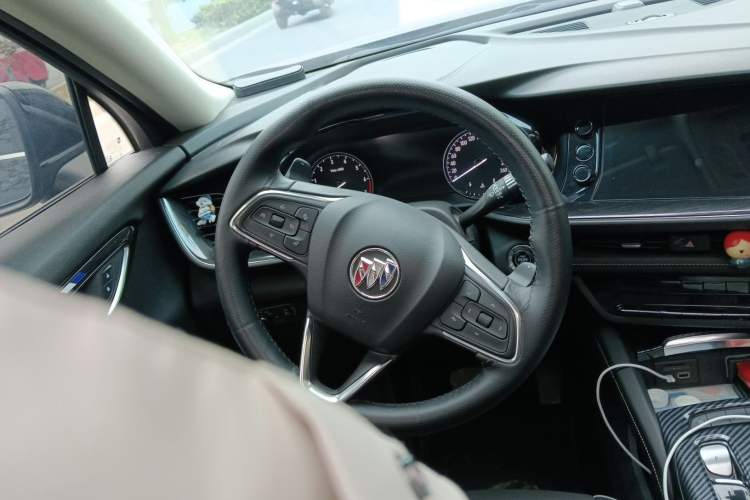 Used Buick Envision 2023 Encore Plus 652T Five-Seat Luxury Model
