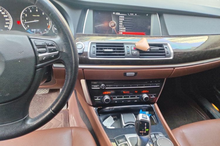 Used BMW 5 Series GT 2014 528i Leading Model
