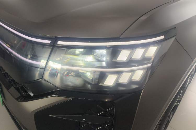 Used Volkswagen Teramont 2025 Tiguan Pro 450TSI Four-Wheel Drive Summit Edition
