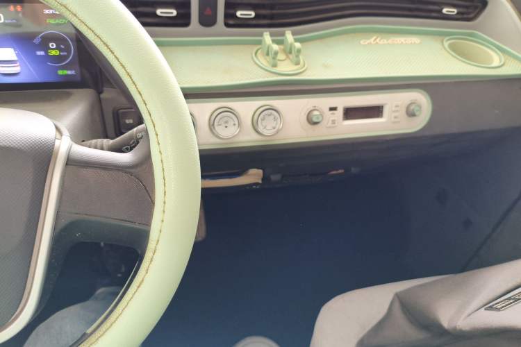 Used Wuling Hongguang MINIEV 2021 Macaron Fashion Model Lithium Iron Phosphate Audio And AC Panel