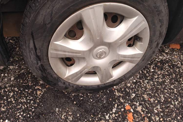 Used Nissan Sunny 2011 1.5XE CVT Comfort Edition Right Front Wheel Hub