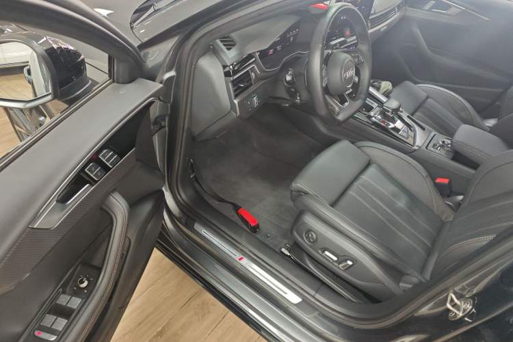 Used Audi A4L 2024 40 TFSI quattro RS Performance Package
