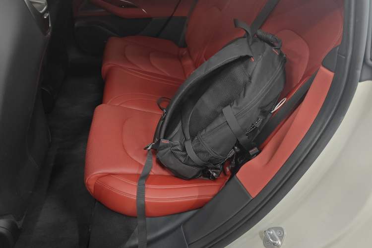 Used Xiaomi Auto SU7 2024 Four-Wheel Drive Ultra-Long Range Advanced Intelligent Driving Max Edition