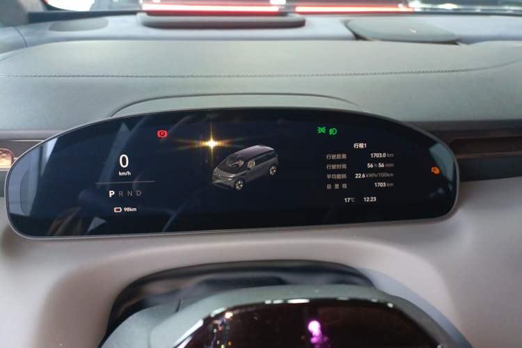 Used Zeekr MIX 2025 Intelligent Driving Version
