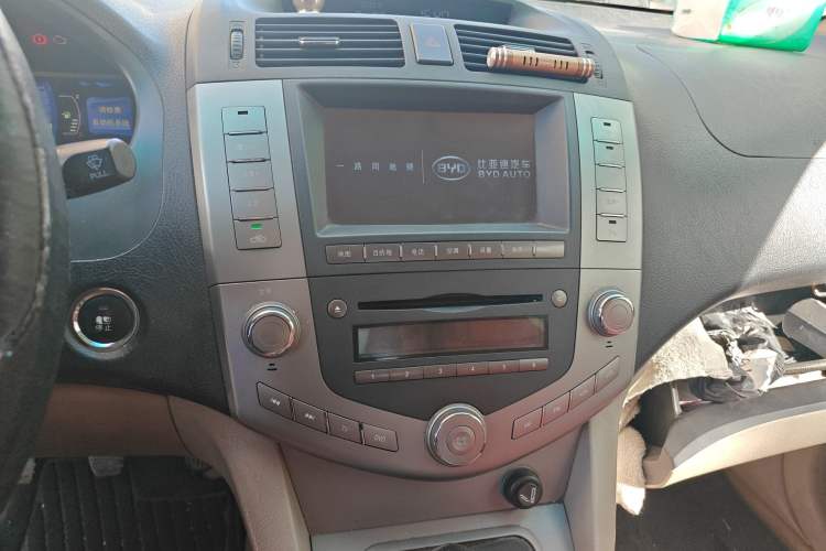 Used BYD S6 2011 2.0L Manual Luxury Version