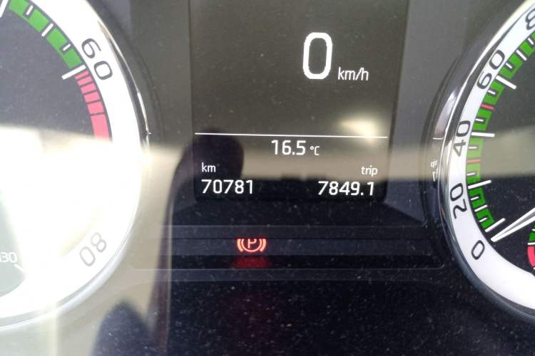 Used Skoda Octavia 2019 1.5L Automatic Smart Drive Luxury Edition China VI Standard
