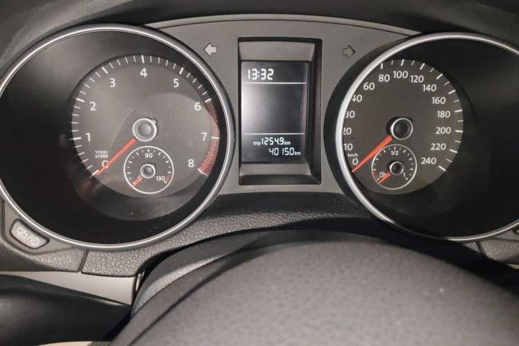 Used Volkswagen Golf 2012 1.6L Automatic Fashion Model Odometer Close Up