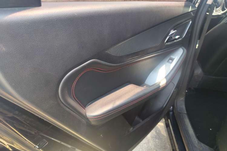 Used Baojun 560 2015 1.8L manual luxury version