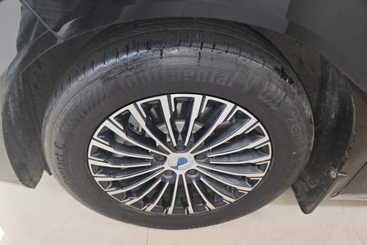 Used Denza D9 2024 DM-i 1050 Luxury Model