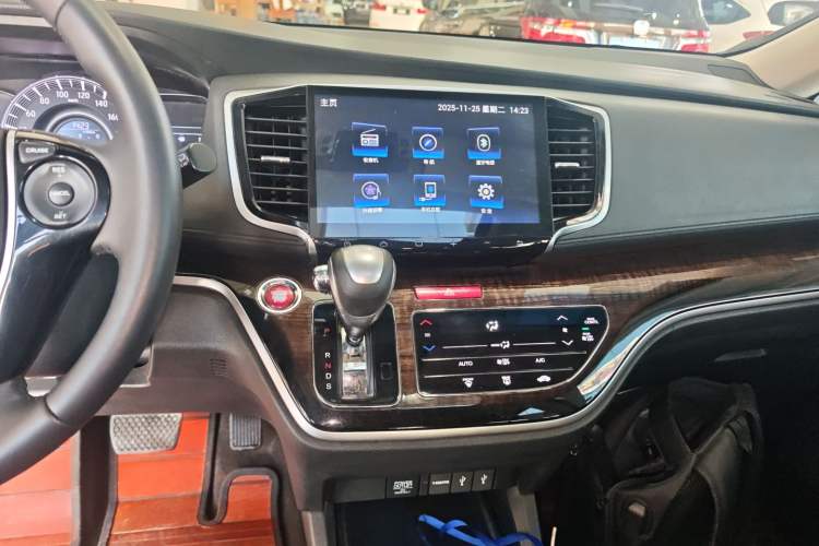 Used Honda Odyssey 2015 2.4L Smart Edition