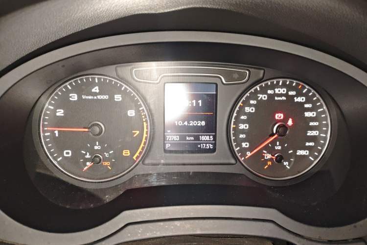 Used Audi Q3 2013 35 TFSI quattro Technology Edition Instrument Cluster