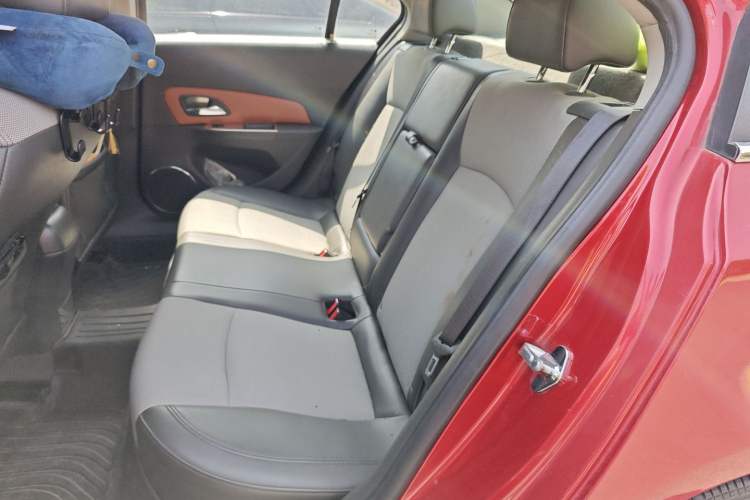 Used Chevrolet Cruze 2013 1.6L SE MT Left Rear Seat