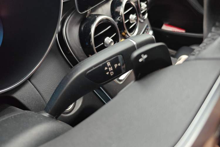 Used Mercedes-Benz C-Class 2019 Restyled C 260 L Sport Edition Gear Lever