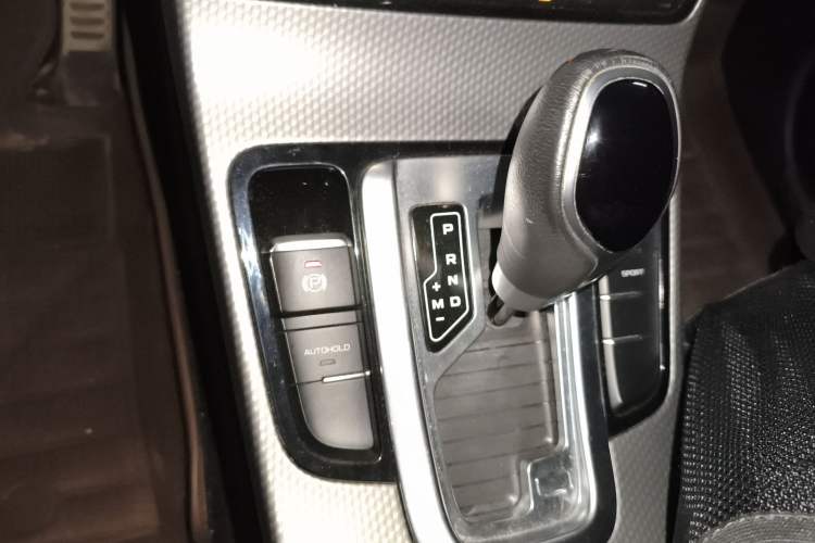 Used Geely Auto Emgrand GS 2016 Sport Edition 1.3T Automatic LingShang Model Gear Lever