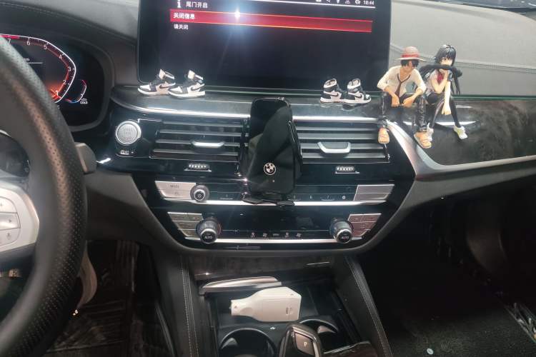 Used BMW 5 Series 2022 Second Facelift 525Li M Sport Package Audio And AC Panel