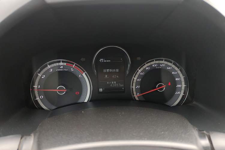 Used Isuzu JLM 2022 2.8T Classic Diesel Two-Wheel Drive Comfort Version with Standard Wheelbase – JE493ZLQ6E Instrument Cluster