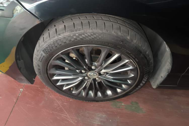 Used Toyota Avalon 2019 2.5L Touring Premium Version China VI Standard
