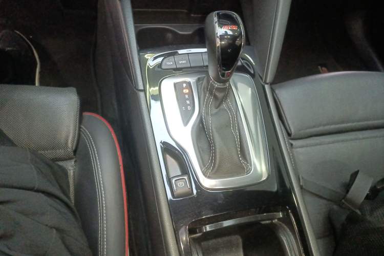 Used Buick Regal 2017 GS 28T Luxury Model
