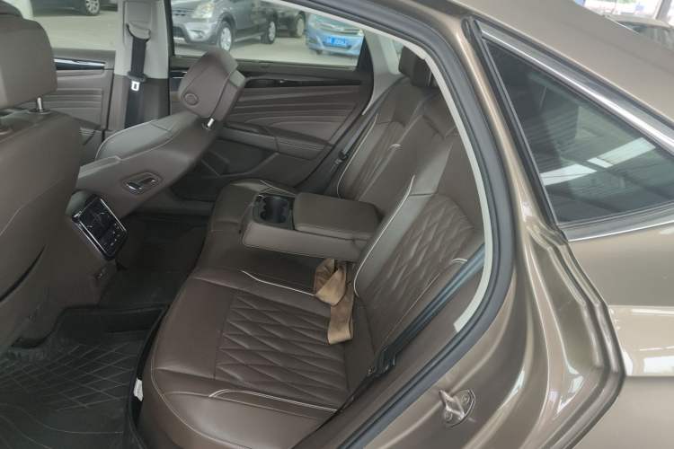 Used Volkswagen Passat 2020 330TSI Luxury Edition China VI Left Rear Seat