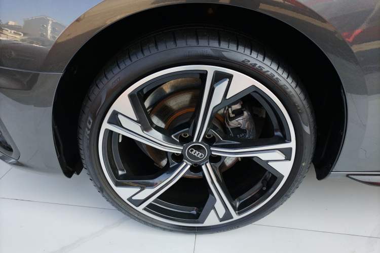 Used Audi A4L 2024 40 TFSI Luxury Dynamic Edition (Starry Night Version)
