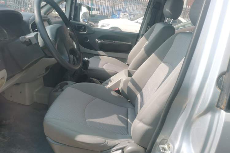 Used FORTHING Lingzhi 2015 M3 1.6L 7-Seater Luxury Model
