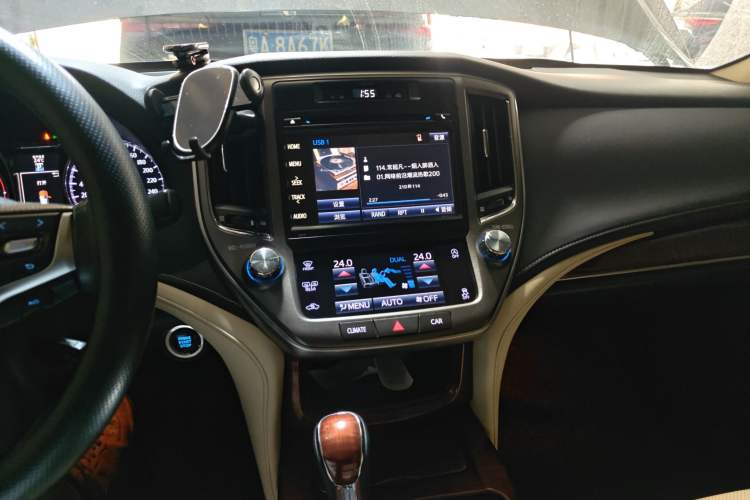 Used Toyota Crown 2015 2.0T Fashion Edition
