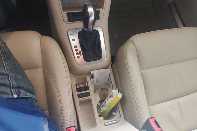 Used Volkswagen Tiguan 2012 1.8TSI Automatic All-Wheel Drive Elite Edition Gear Lever