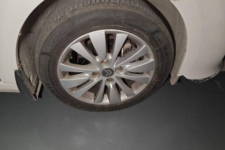 Used Citroen C-Quatre 2013 1.6L Manual Prestige CNG Model Right Front Wheel Hub