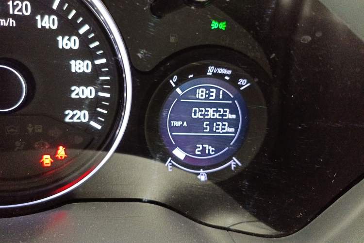 Used Honda Vezel 2020 1.5L CVT Pioneer Edition Odometer Close Up