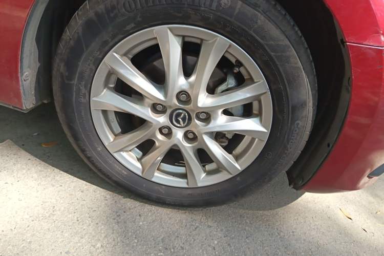 Used Mazda 3 Axela 2016 Sedan 1.5L Automatic Luxury Model