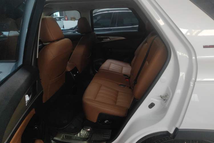 Used CHANGAN CS95 2017 2.0T Two-Wheel Drive Zhitu Edition Left Rear Seat