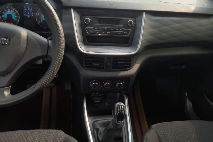 Used Jinbei Gold Hiace M Classic 2022 1.5L Engineering Lion Passenger Van 7 Seats