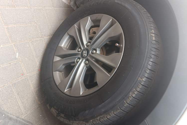 Used Hyundai Santa Fe 2015 2.0T Automatic Two-Wheel Drive Smart Version 5 Seats
