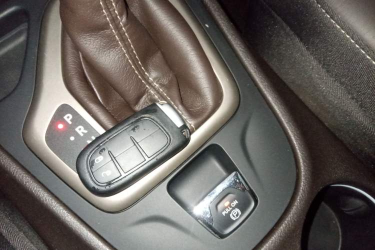 Used Jeep Cherokee 2017 2.0L Superior Edition Interior 1