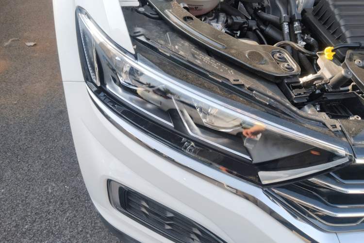 Used Volkswagen T-ROC 2022 280TSI DSG Two-Wheel Drive Elite PLUS Right Front Headlight