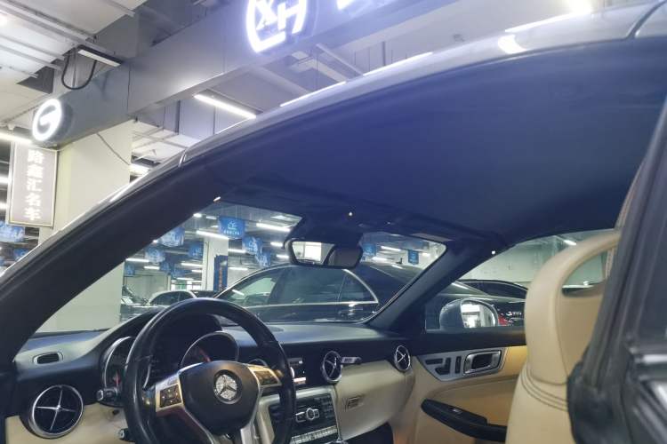 Used Mercedes-Benz SLK-Class 2011 SLK 200 Fashion Model