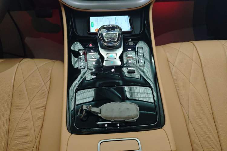 Used Denza D9 2024 DM-i 980 Four-Wheel Drive Prestige Model