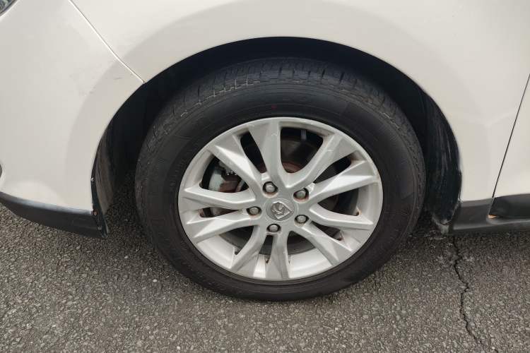 Used Baojun 730 2016 1.5L Manual Comfort Version 7 Seats China V Emission Standard Left Front Wheel Hub