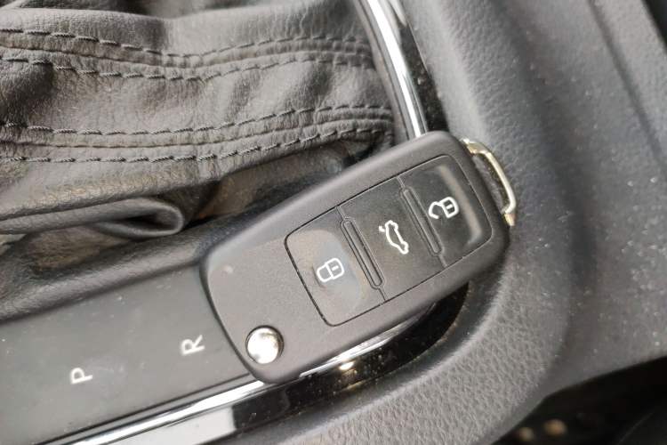 Used Volkswagen Sagitar 2017 230TSI Automatic Comfort Version
