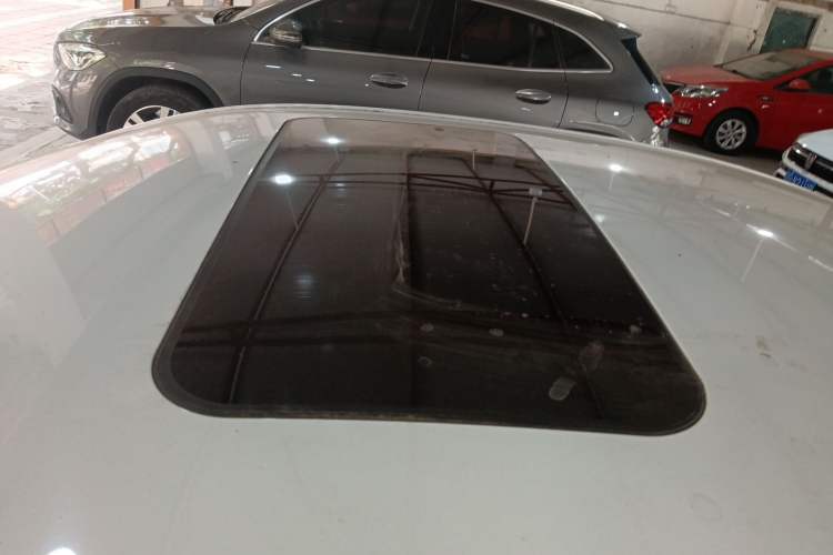 Used Roewe i5 2021 1.5L CVT Platinum Edition
