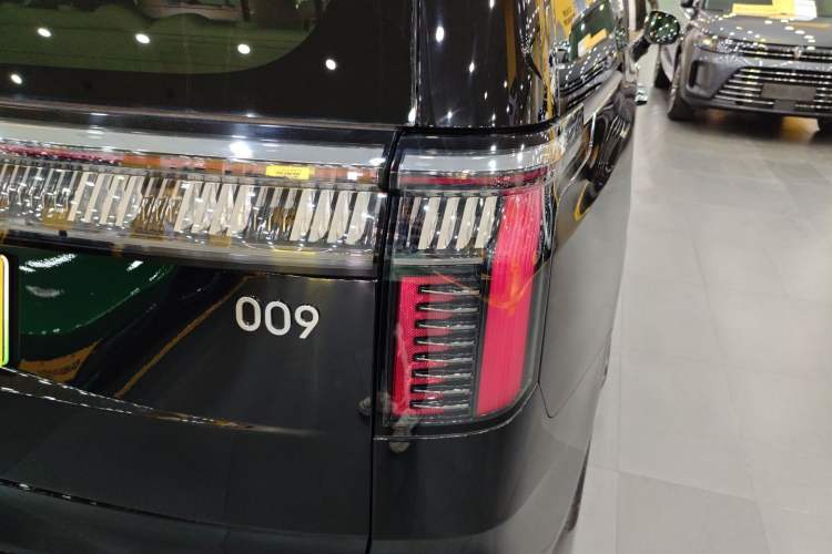 Used Zeekr 009 2022 WE Edition
