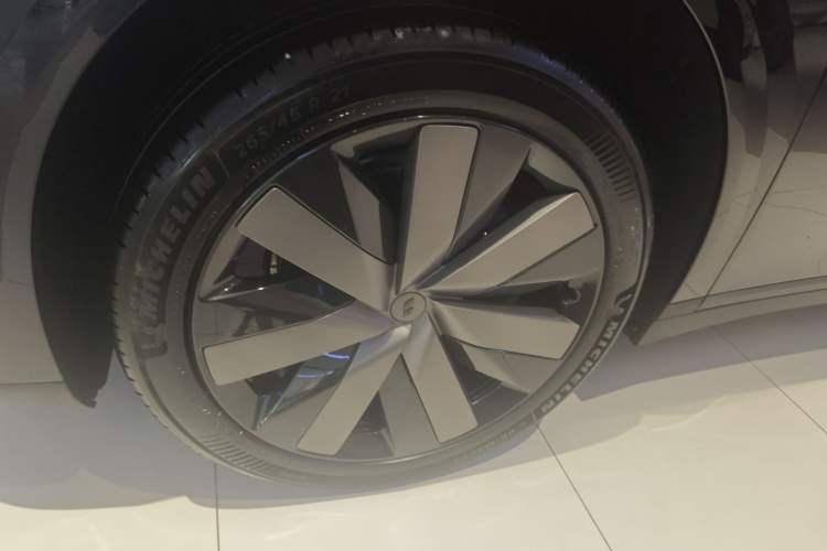 Used Li Auto Li Auto i6 2025 Model Two-Wheel-Drive Standard Type