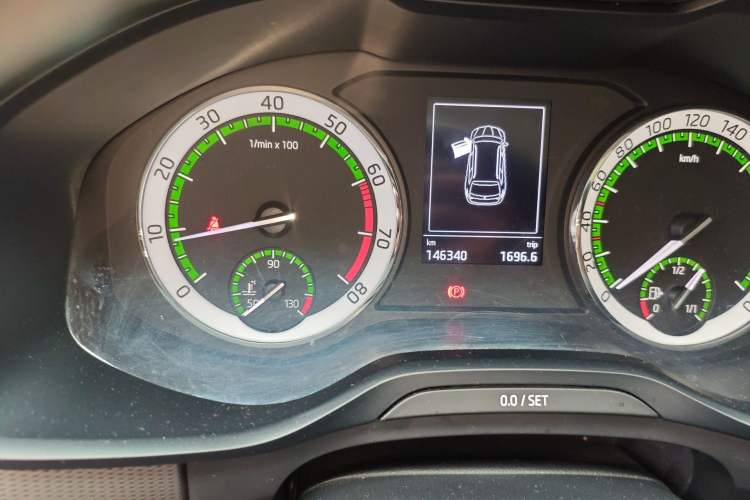 Used Skoda Kodiaq 2017 TSI330 5-Seat Two-Wheel Drive Luxury Edition Odometer Close Up