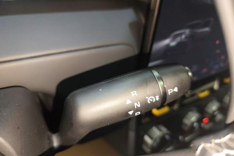 Used iCAR V23 2025 401 Two-Wheel Drive Intelligent Driving Version Gear Lever