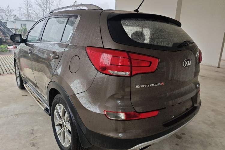 Used Kia Sportage R 2015 2.0L Manual Two-Wheel Drive GLS Trim
