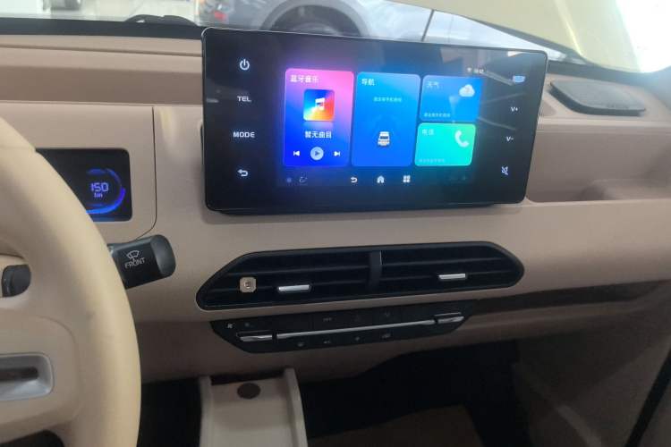 Used Geely Galaxy Panda 2023 Panda Mini 200km Endurance Bear Audio And AC Panel