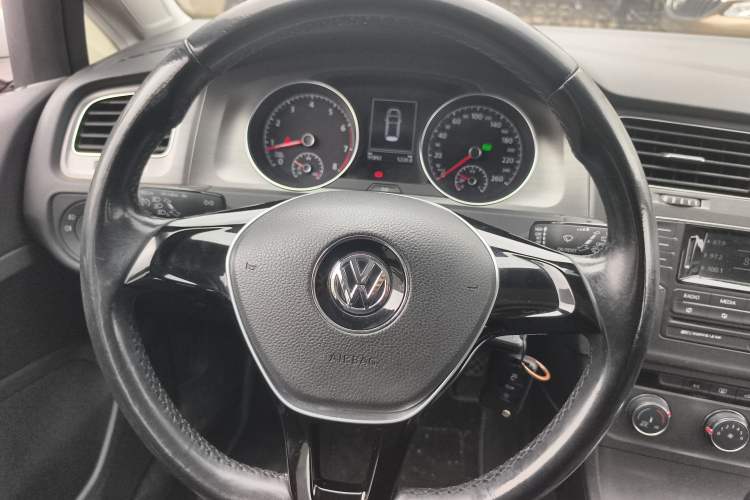 Used Volkswagen Golf 2015 1.4TSI Automatic Comfort Model
